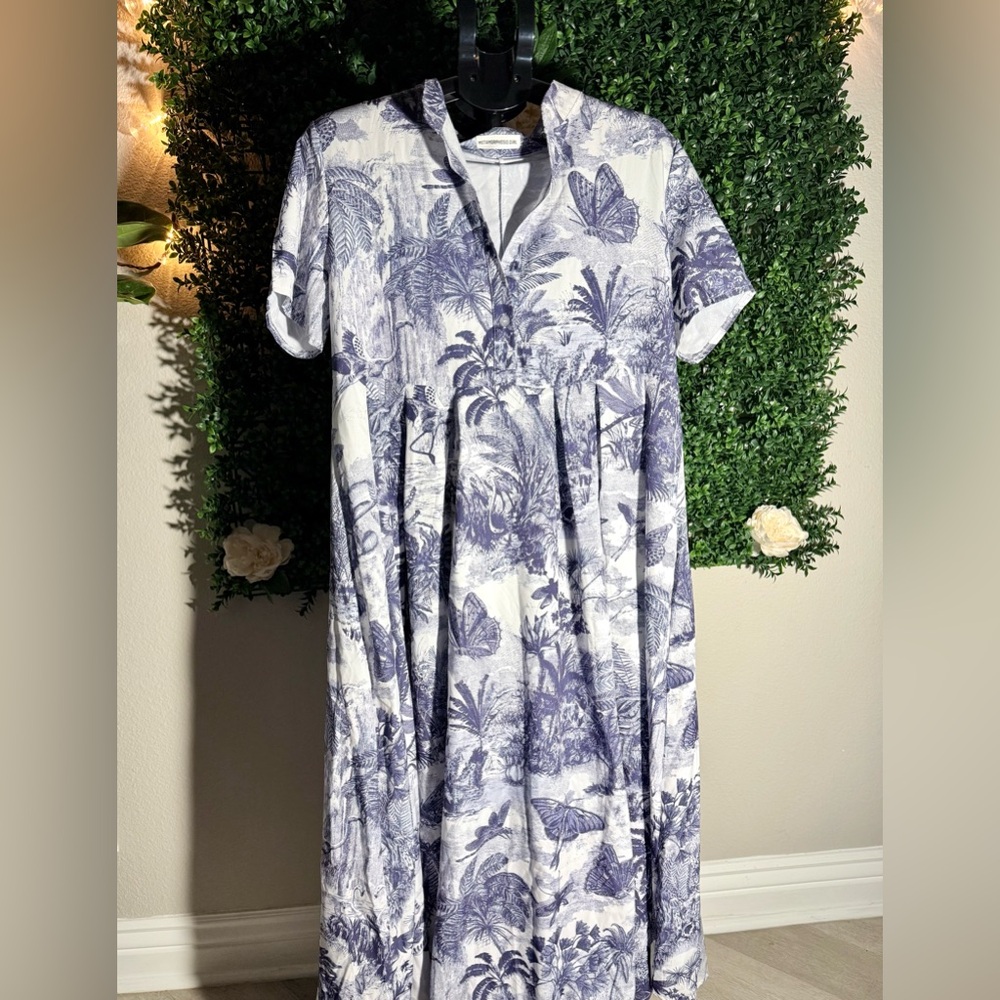 Metamorphosis Girl dress Blue and White Floral safari maxi toile vintage.